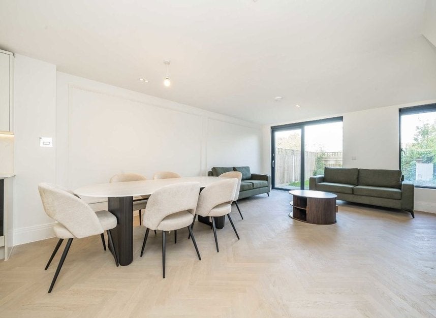 House Bryanston Close in Greater London