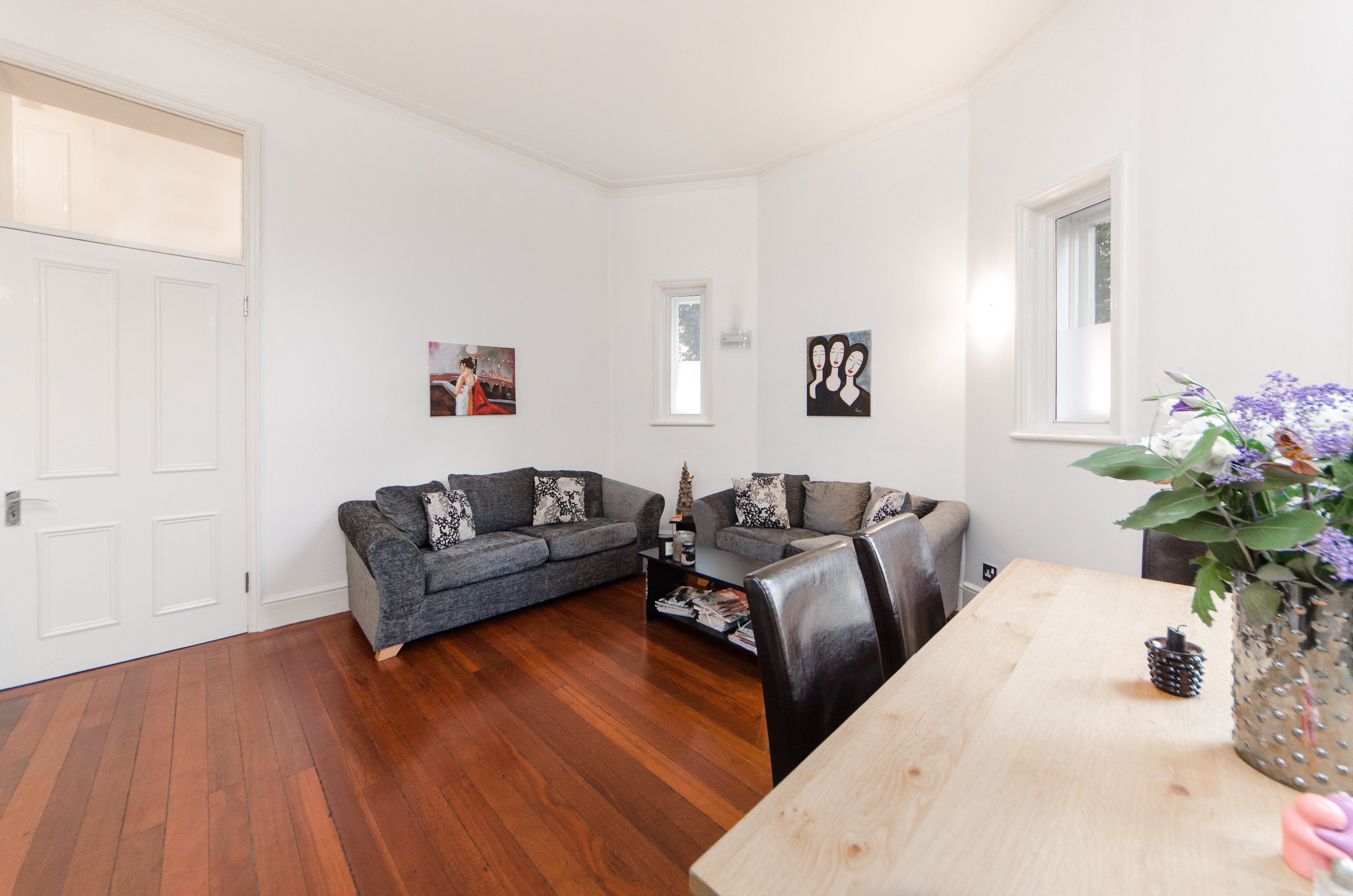 Flat Barkston Gardens in Greater London
