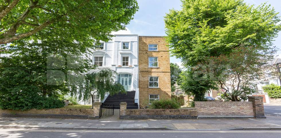 House Parkway in Greater London