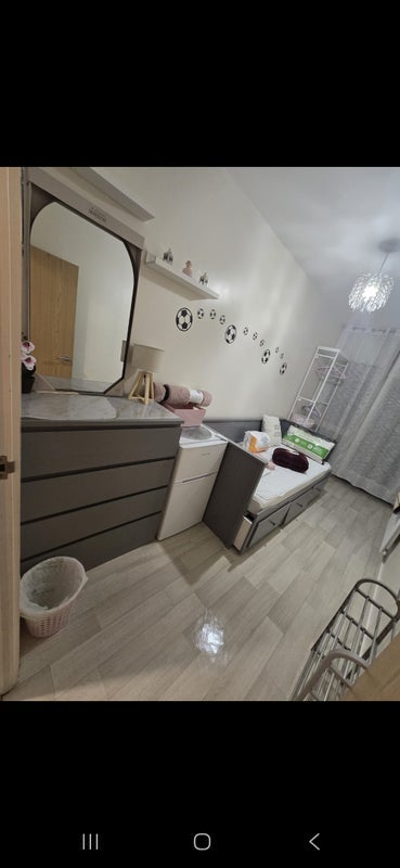 Room Wood's Road in Greater London