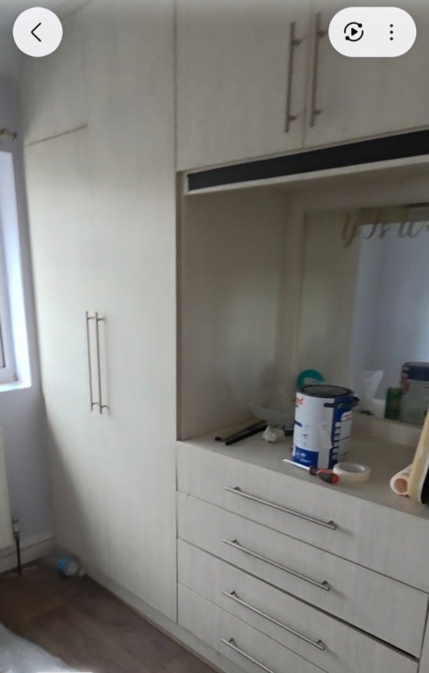 Room Reyiz Network Road in Greater London