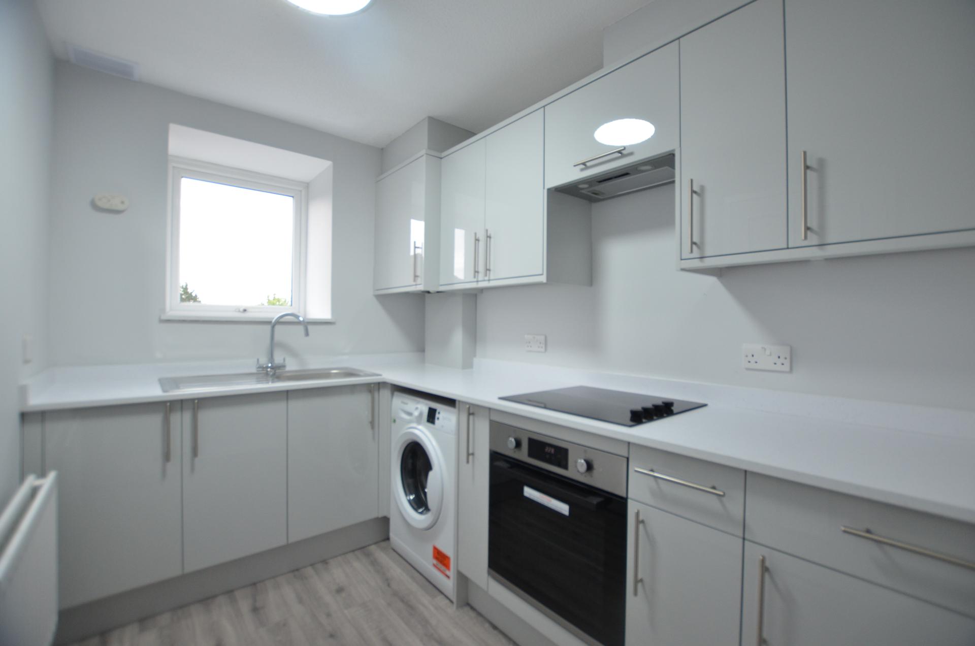 Flat Alexandra Avenue in Camberley