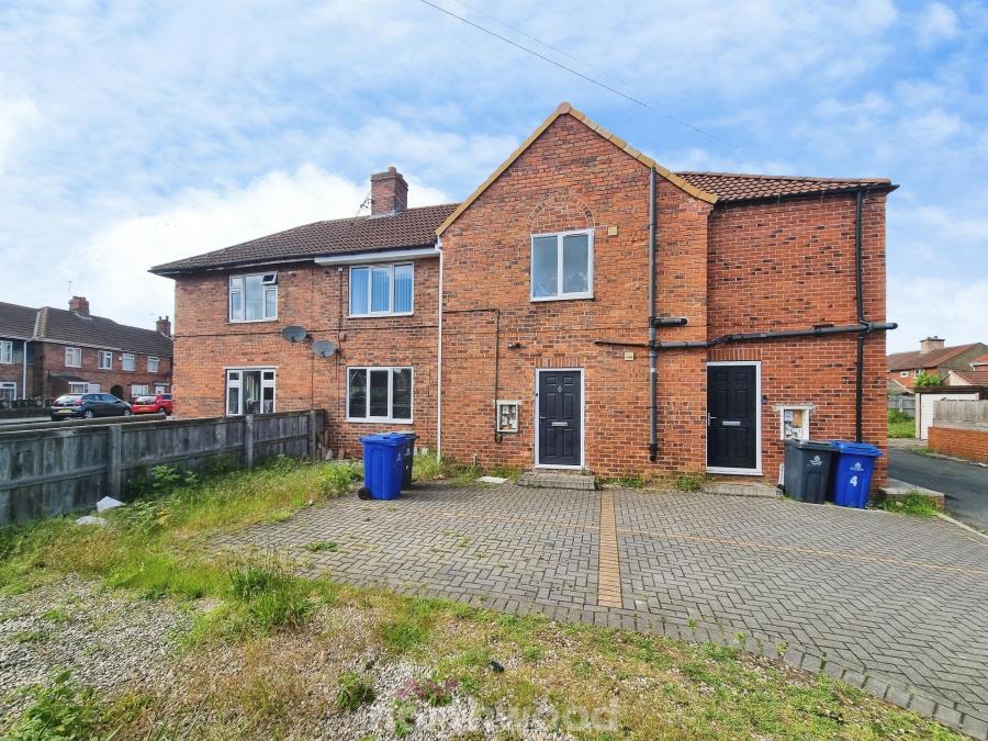 Flat Holmes Carr Crescent in Doncaster