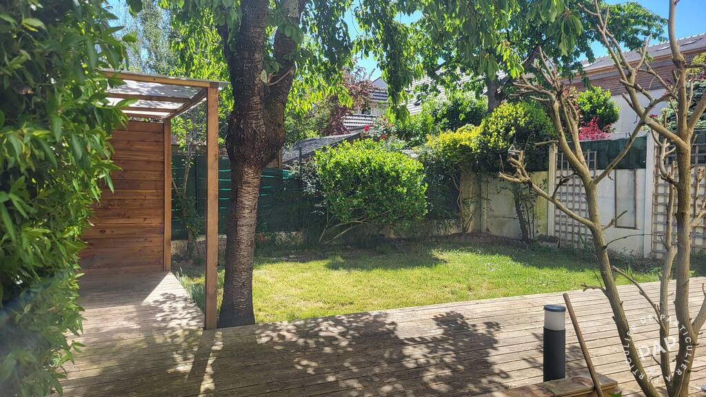 Flat Impasse des Hauts Jardins in Clamart