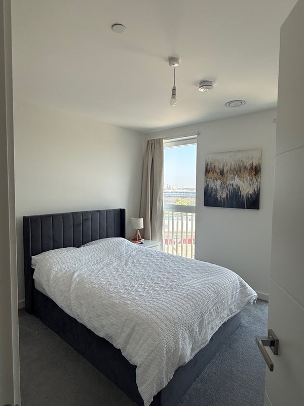 Flat North Woolwich Road in Greater London
