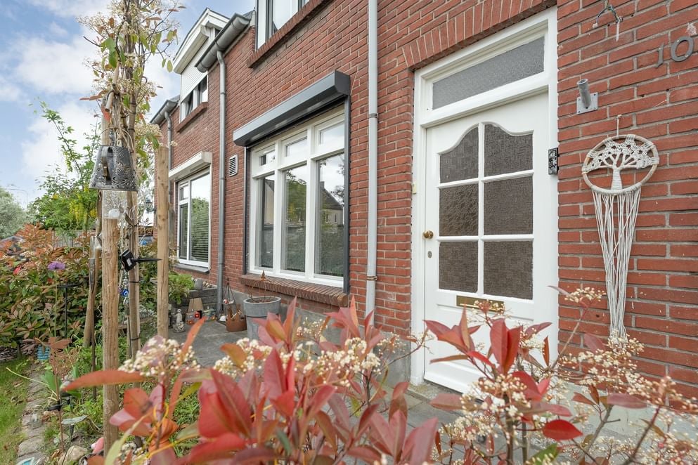 Twee-onder-één-kap te koop: Mooie Vrouwenweg 10, Almelo