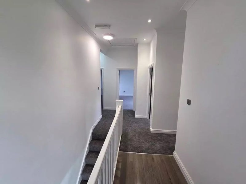 Room Beatrice Avenue in Greater London