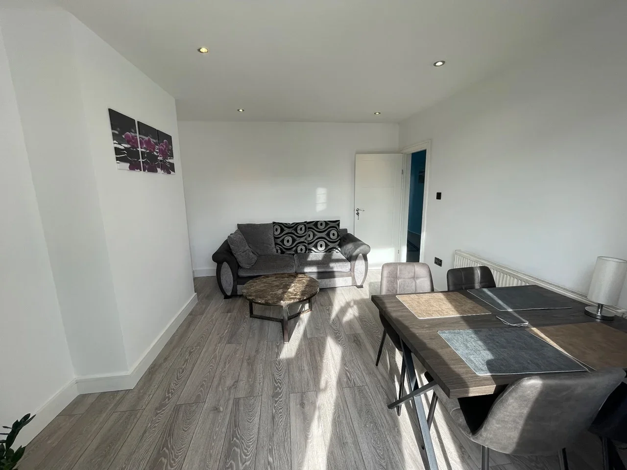Flat Selborne Gardens in Greater London