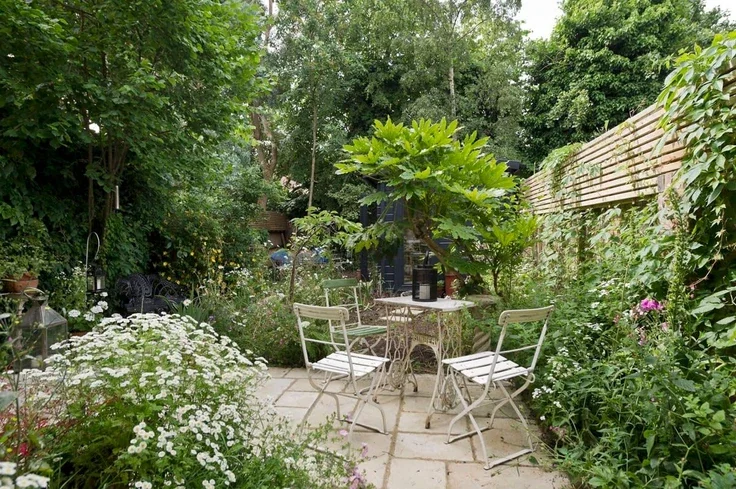 Flat Doyle Gardens in Greater London