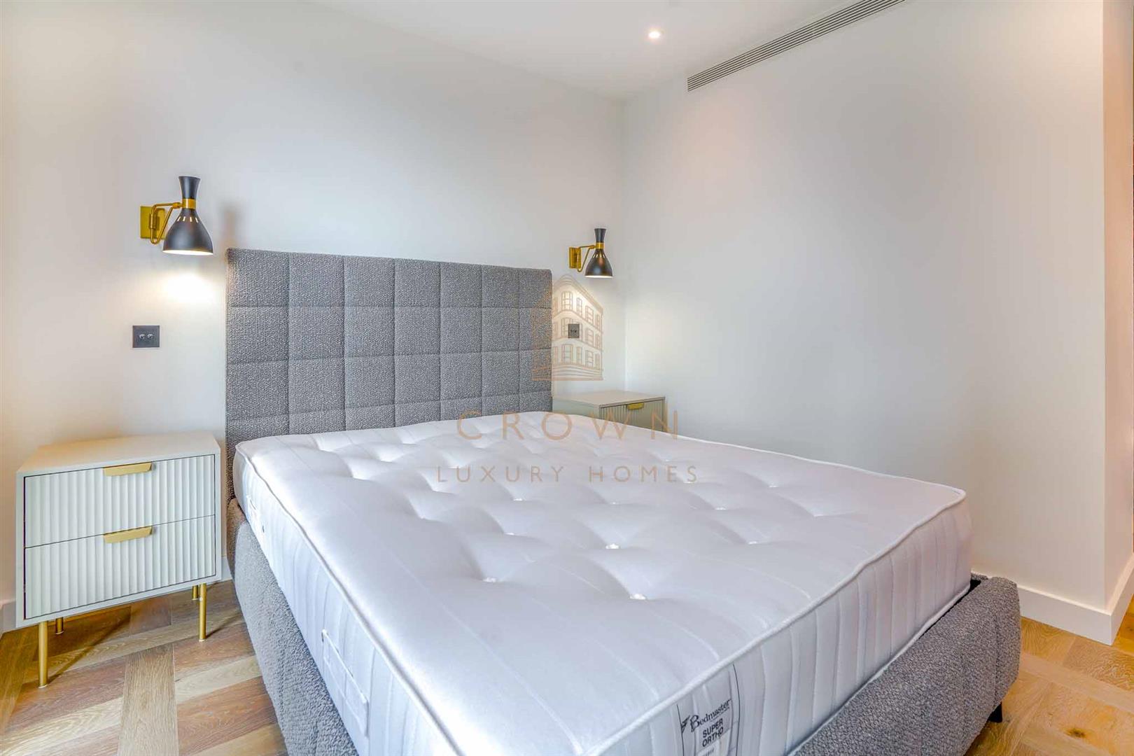 Flat Merino Gardens in Greater London