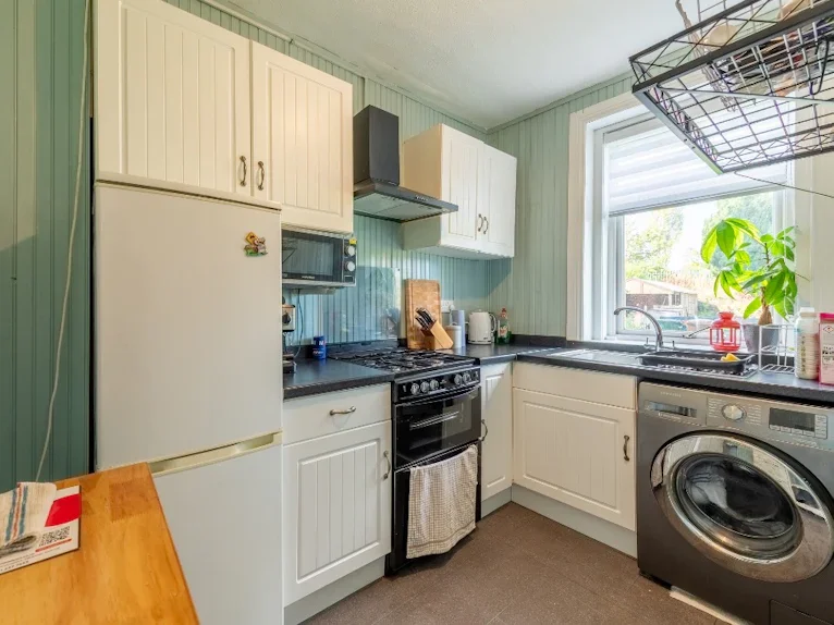 Flat Stenhouse Avenue West in City of Edinburgh