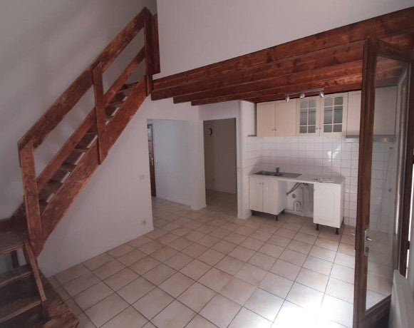 House Rue des Treilles in Libourne