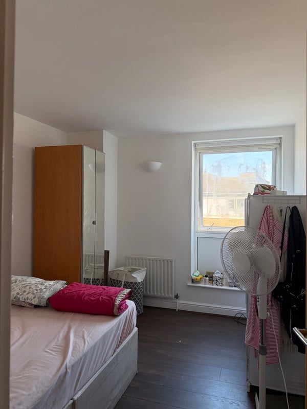 Room Grenade Street in Greater London
