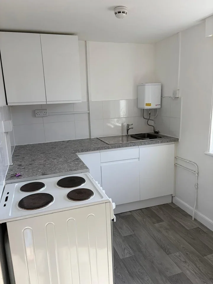 Room St Johns Street in Teignbridge