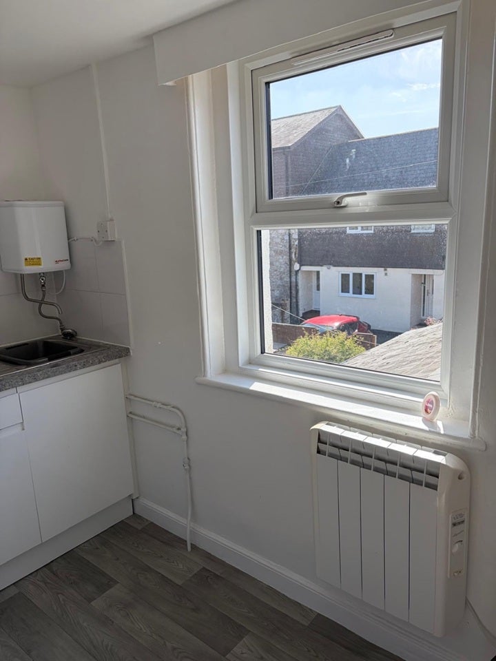 Room St Johns Street in Teignbridge