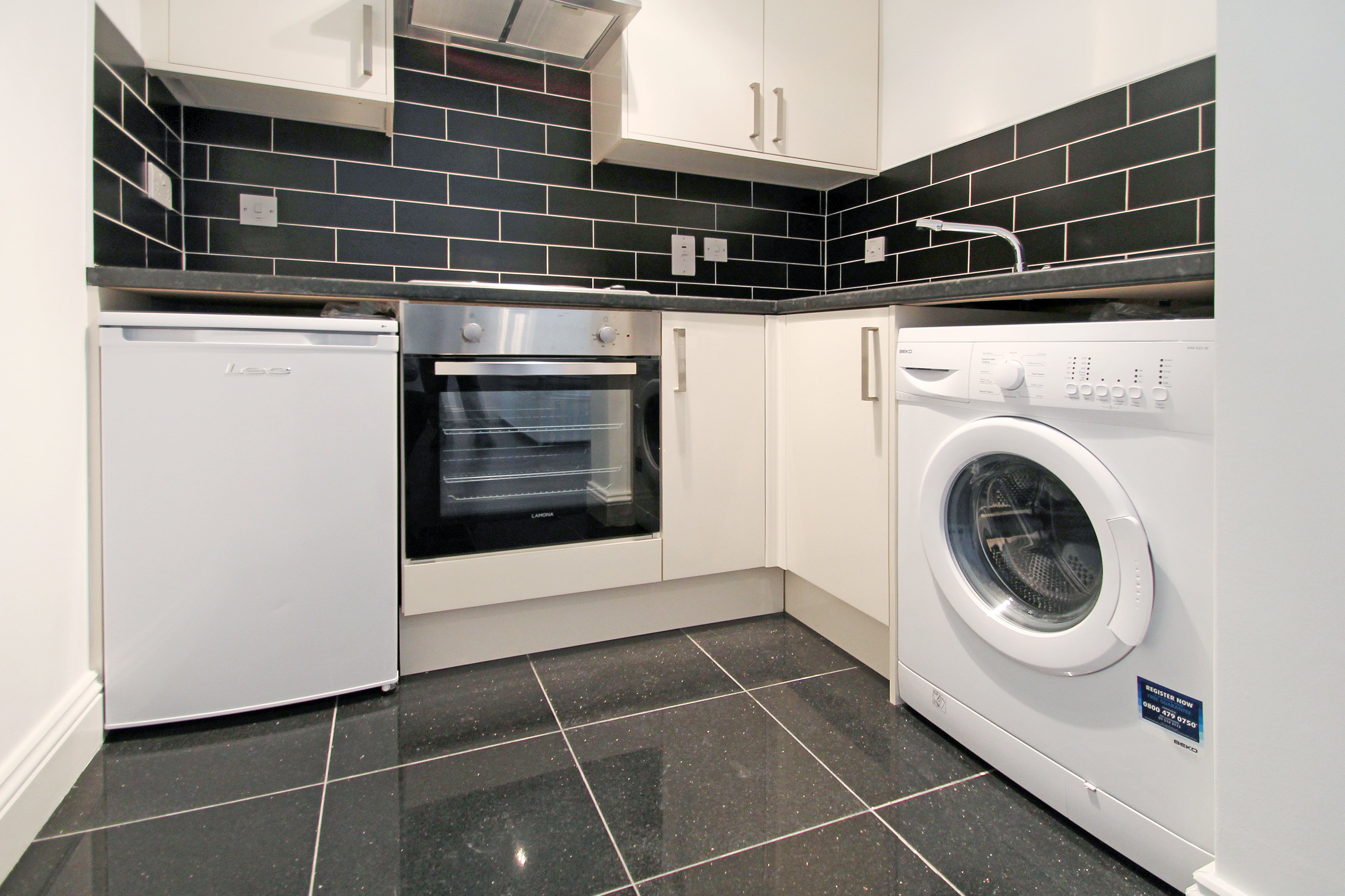 Flat Goulton Road in Greater London