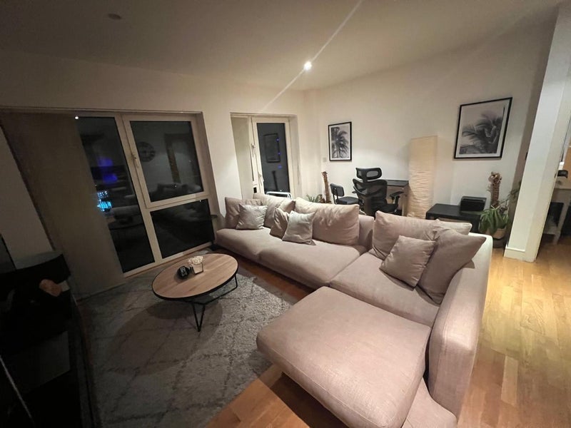 Flat Juniper Drive in Greater London