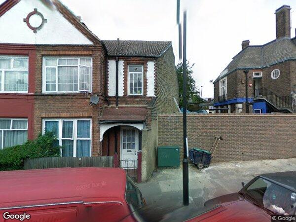 Room Mitcham Lane in Greater London