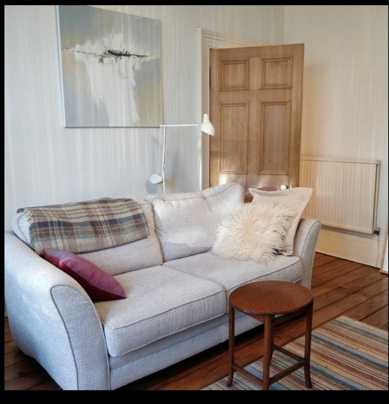 Flat Cobden Crescent in City of Edinburgh