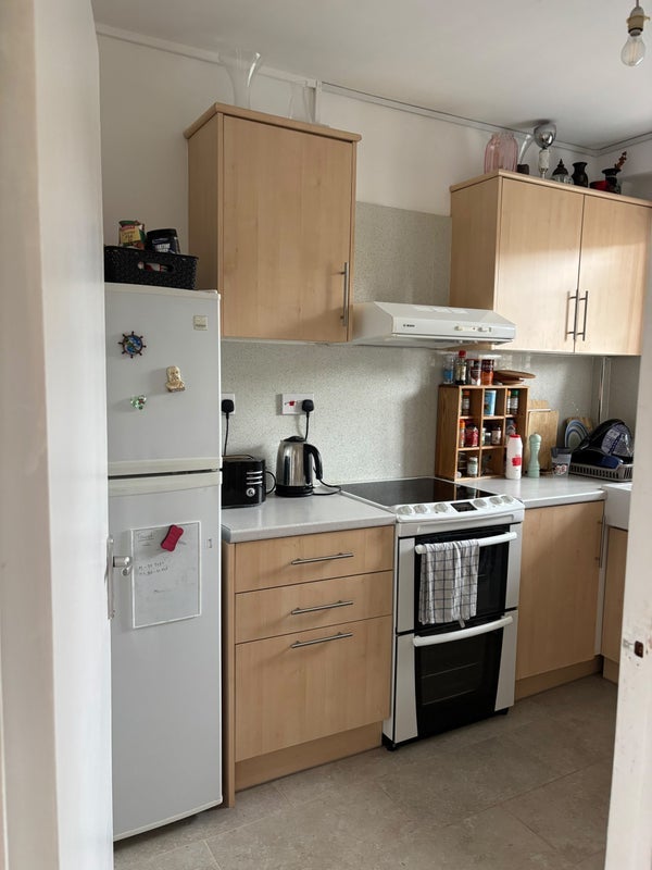 Flat Wenlock Road in Greater London