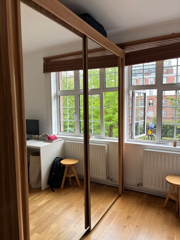 Flat Wenlock Road in Greater London