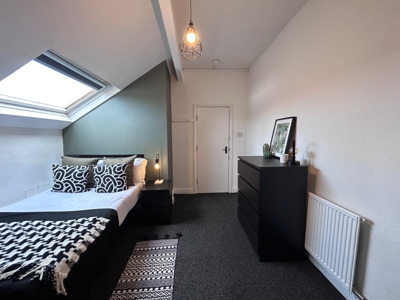 Room Brentwood Street in Leeds