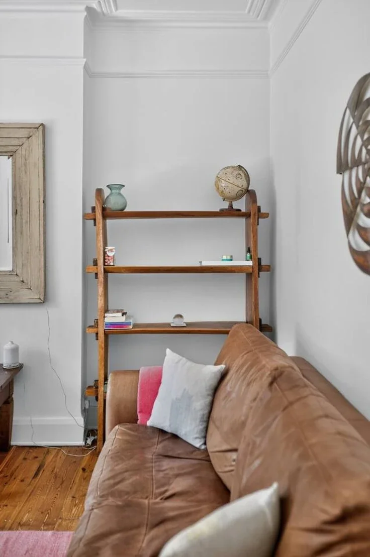 Flat Honeybourne Road in Greater London