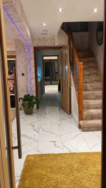 Room Tring Avenue in Greater London