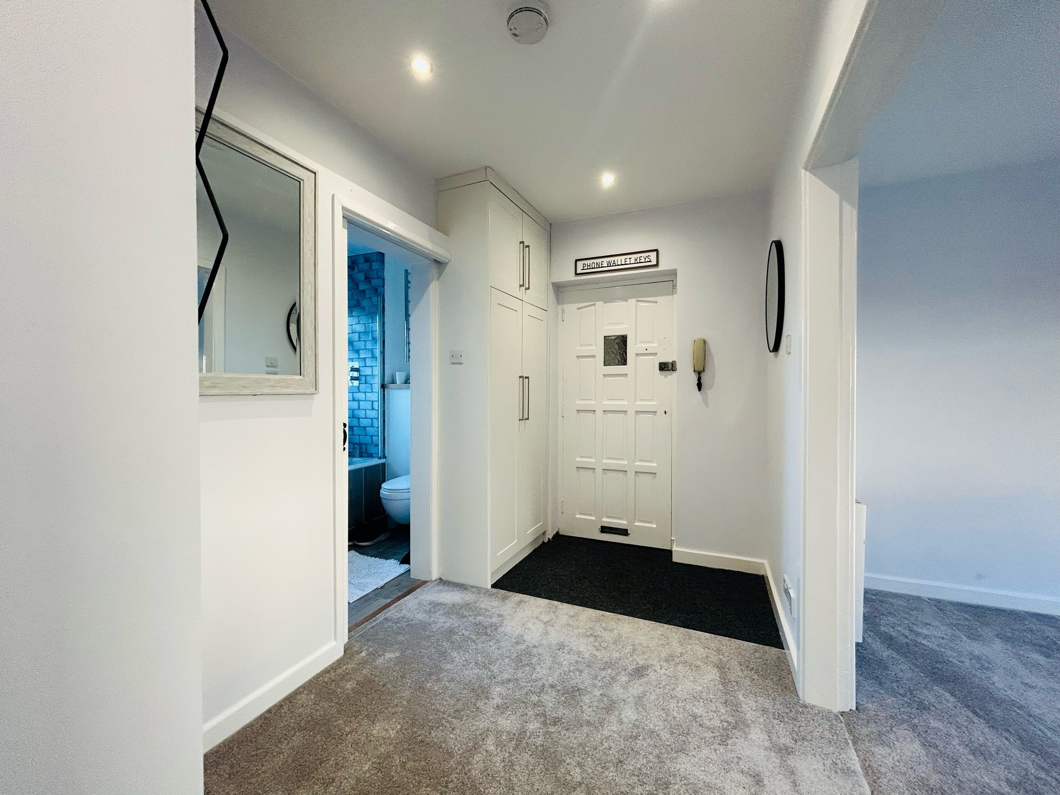 Flat Weston Close in Warwick