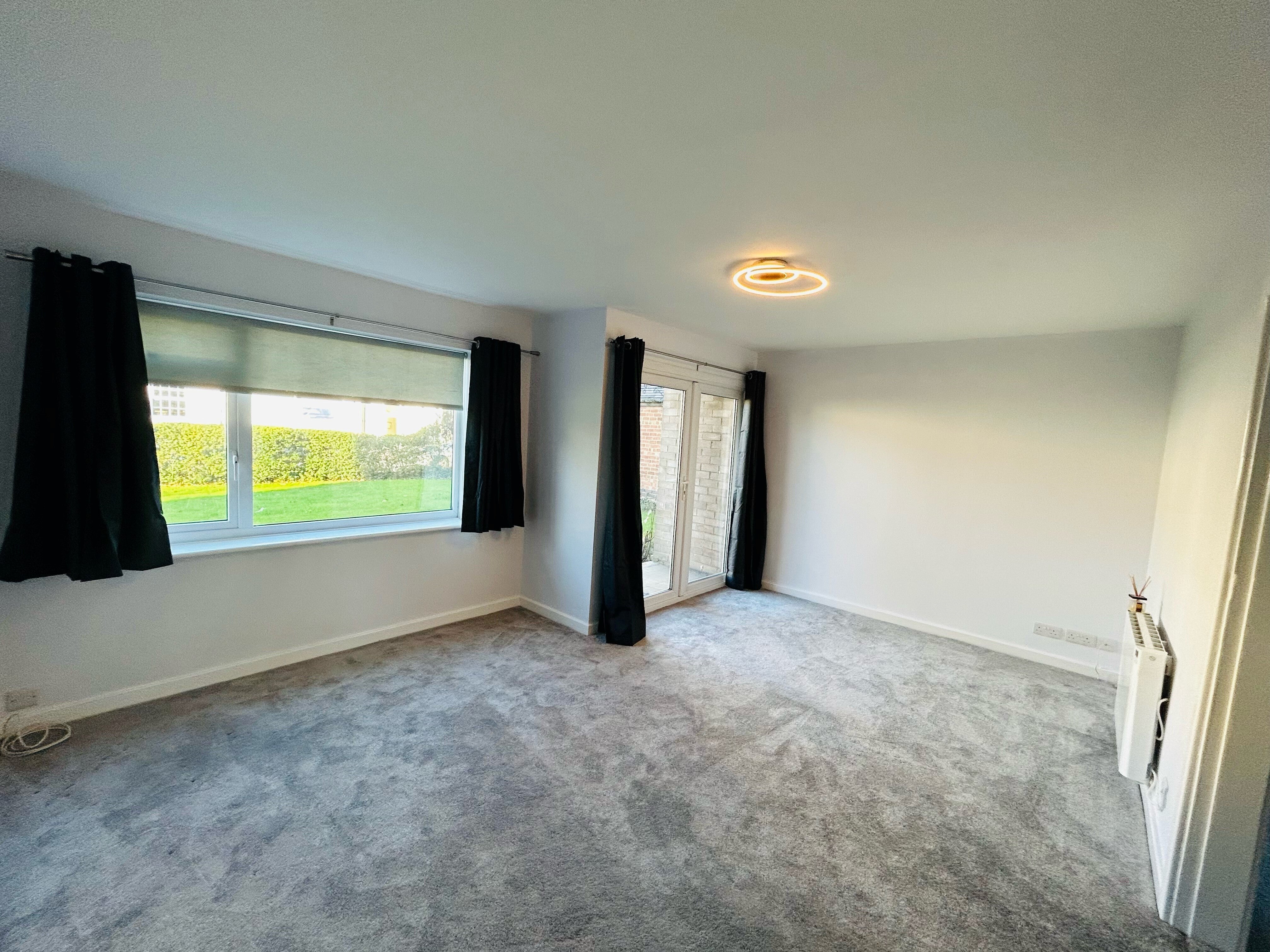 Flat Weston Close in Warwick