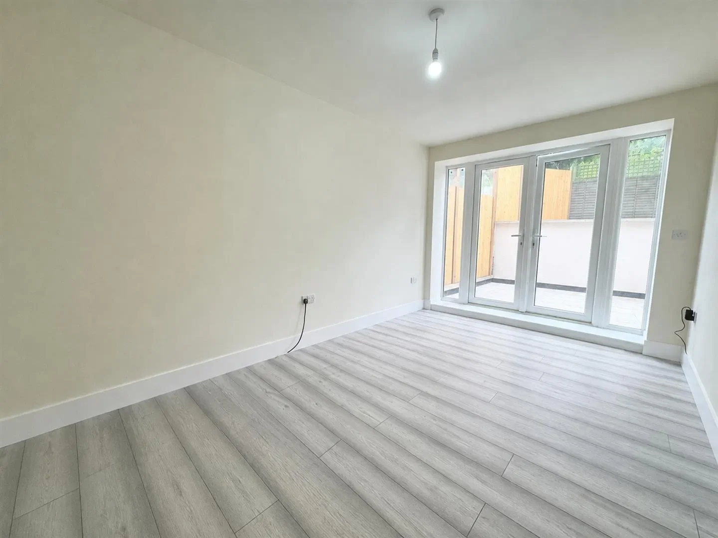 Flat Crouch Hill in Greater London