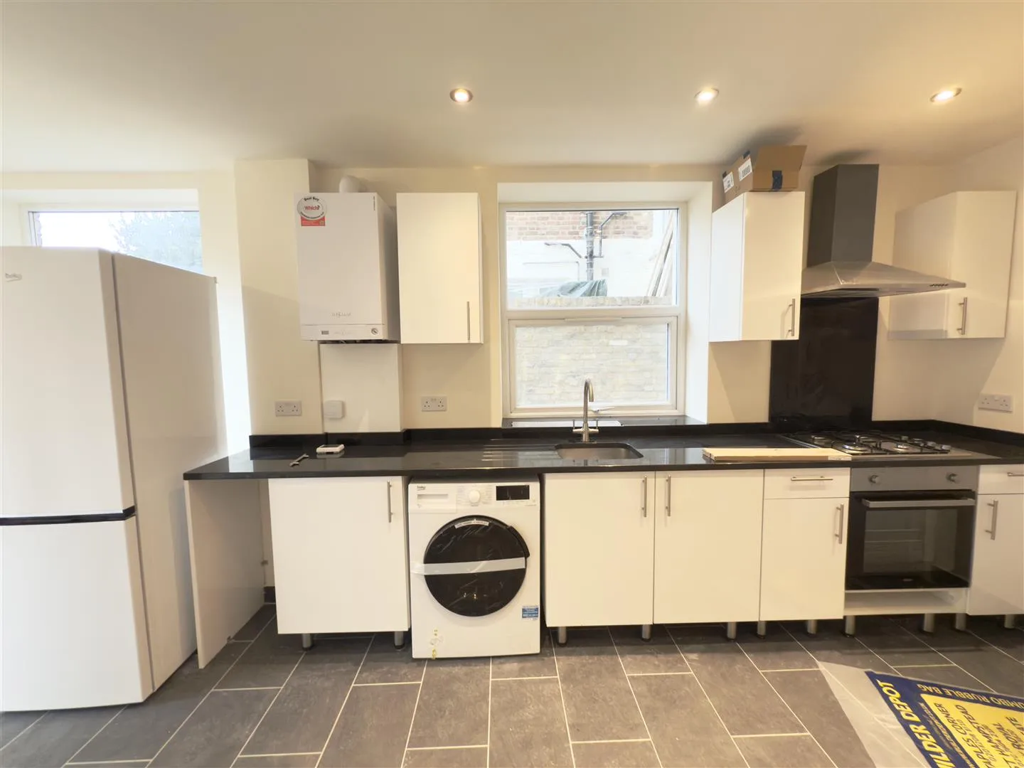 Flat Crouch Hill in Greater London