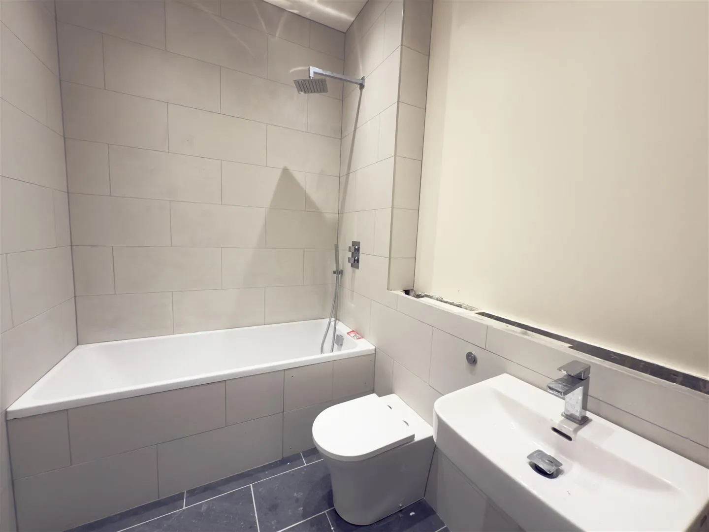 Flat Crouch Hill in Greater London