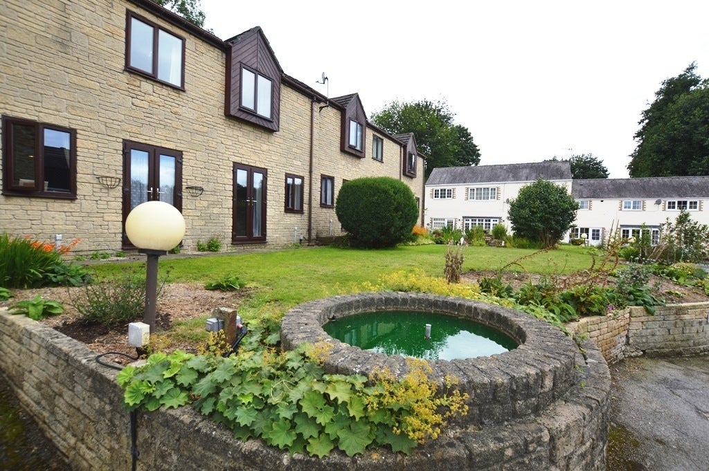 House Fairwinds Close in Dronfield
