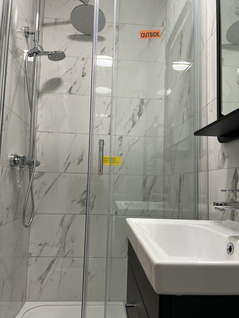 Room Hencroft Street North in Slough