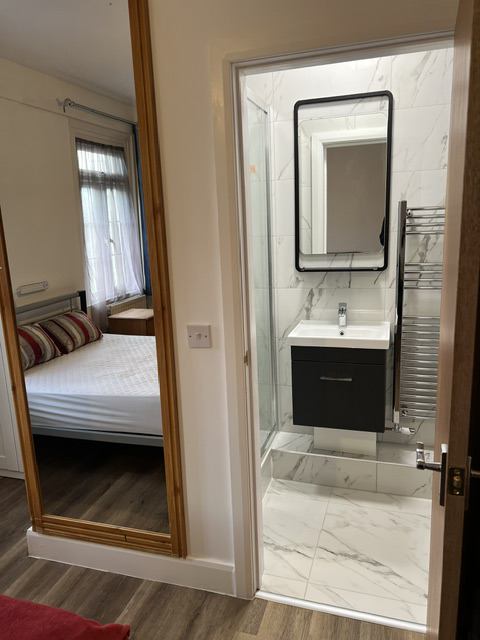 Room Hencroft Street North in Slough
