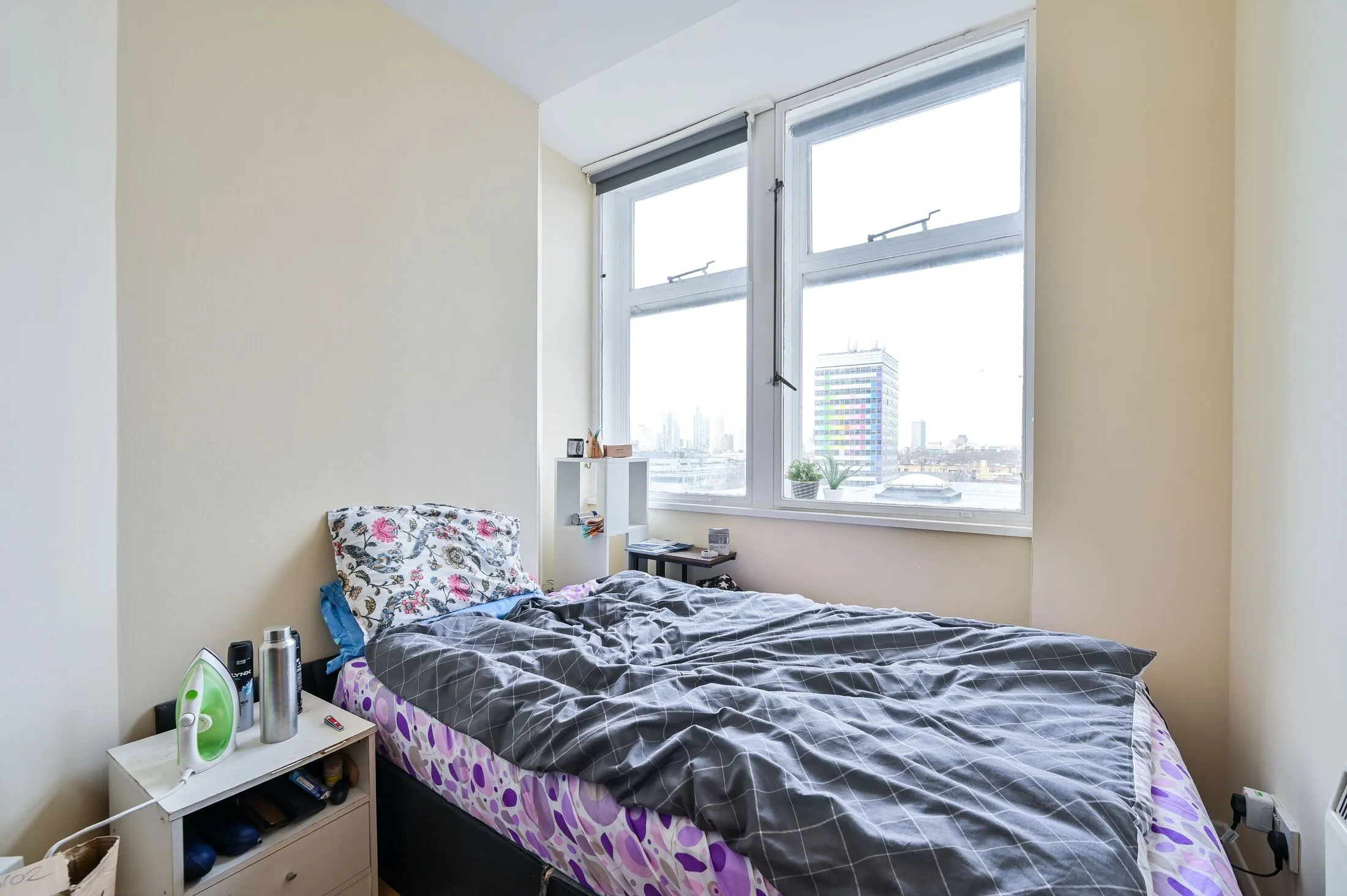 Flat Newington Causeway in Greater London