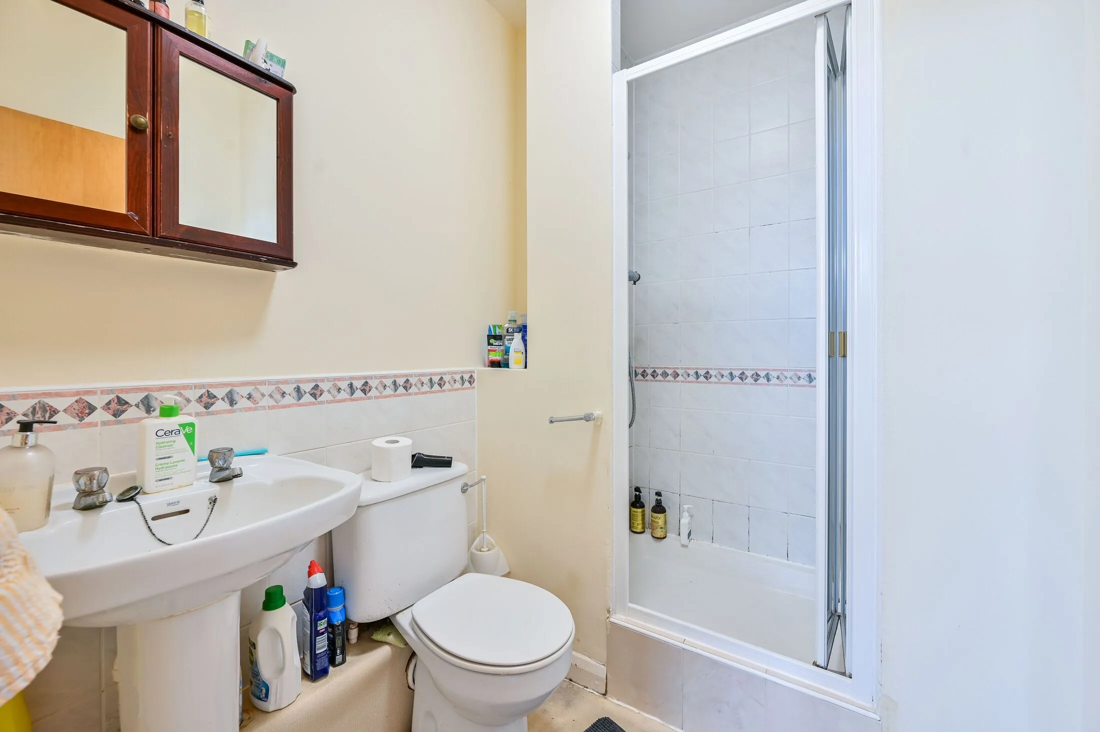 Flat Newington Causeway in Greater London