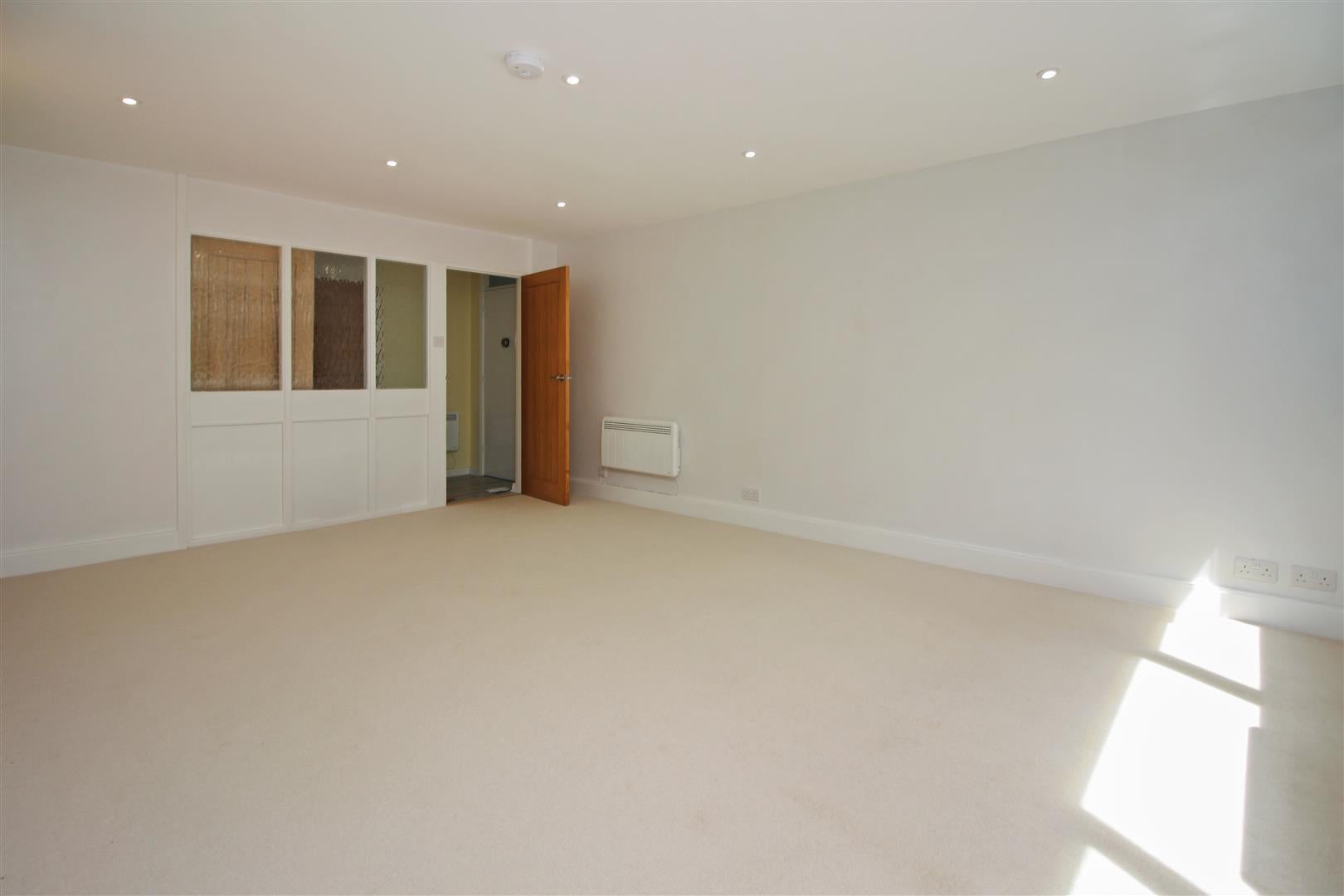 Flat New Dover Road in Canterbury