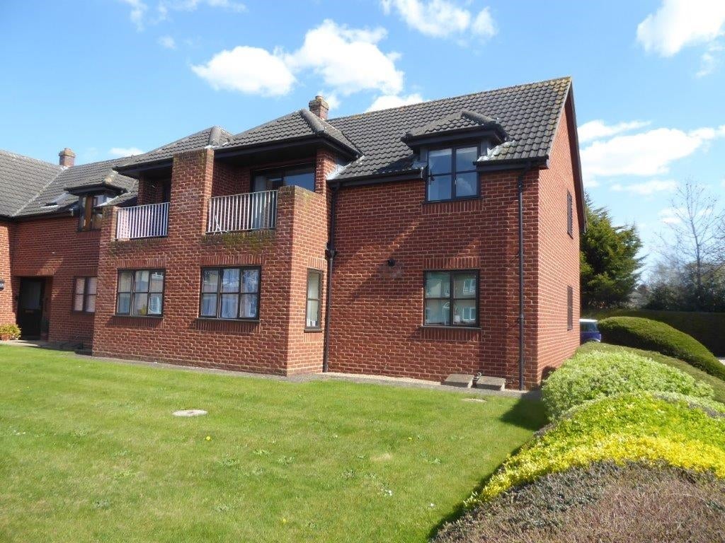 Flat Stables Court in Leverington