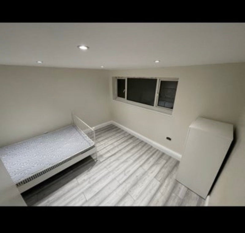 Room Stride Road in Greater London