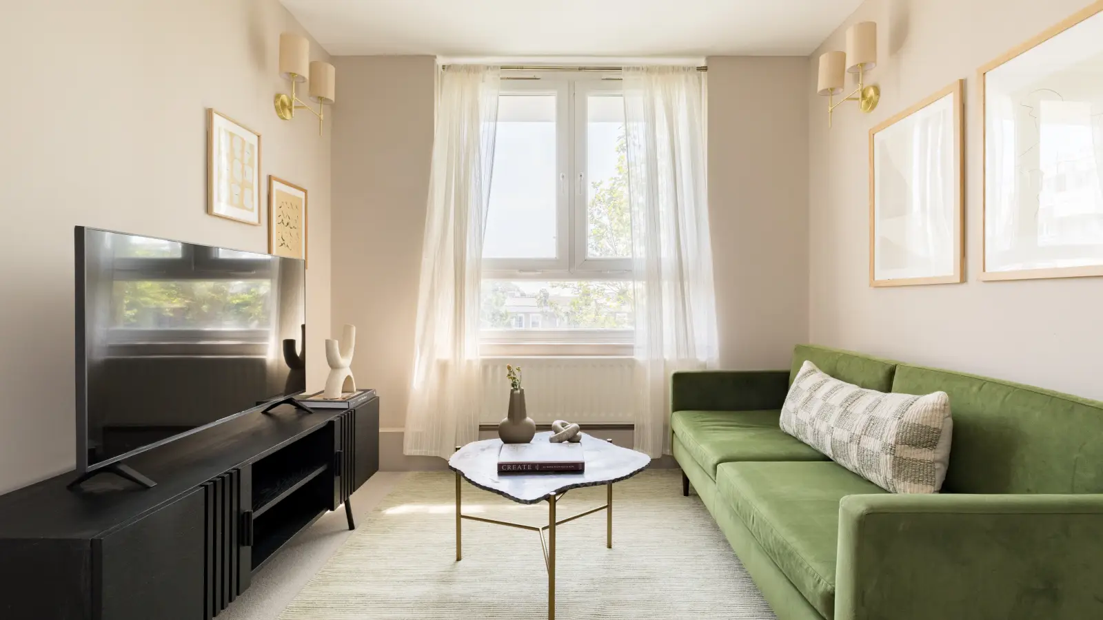 Flat Newington Green Road in Greater London