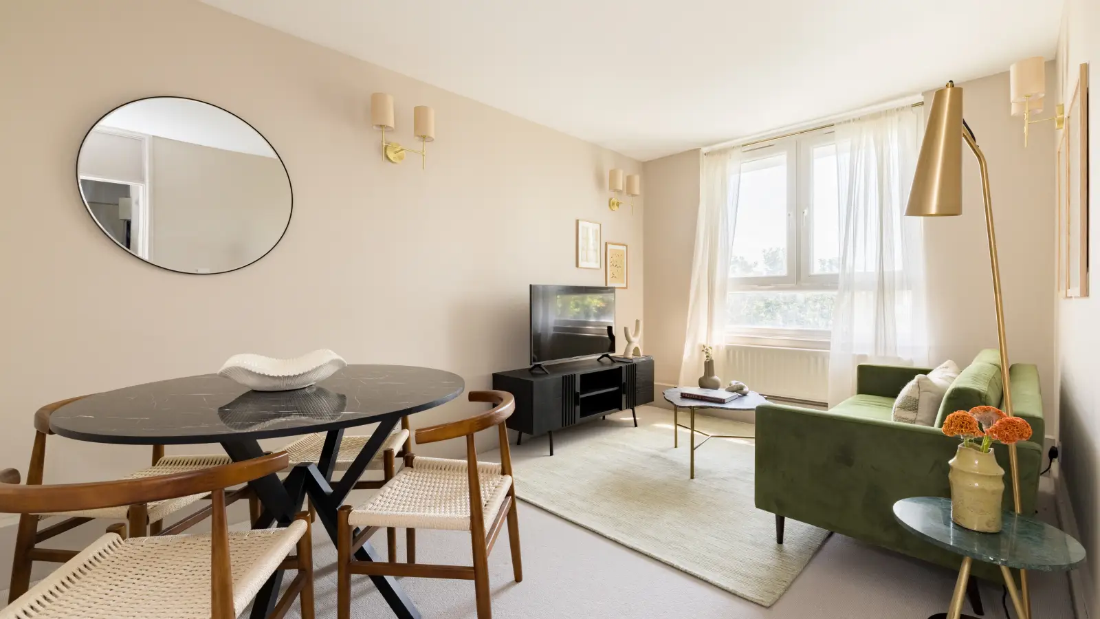 Flat Newington Green Road in Greater London