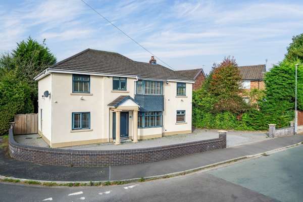 House Newlands Drive in Wilmslow
