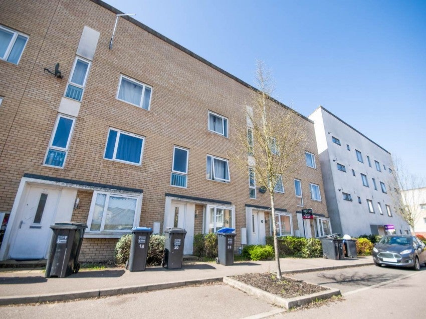 House Aviation Avenue in Welwyn Hatfield