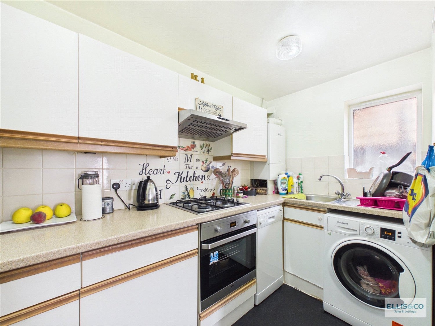 Flat Roch Avenue in Greater London