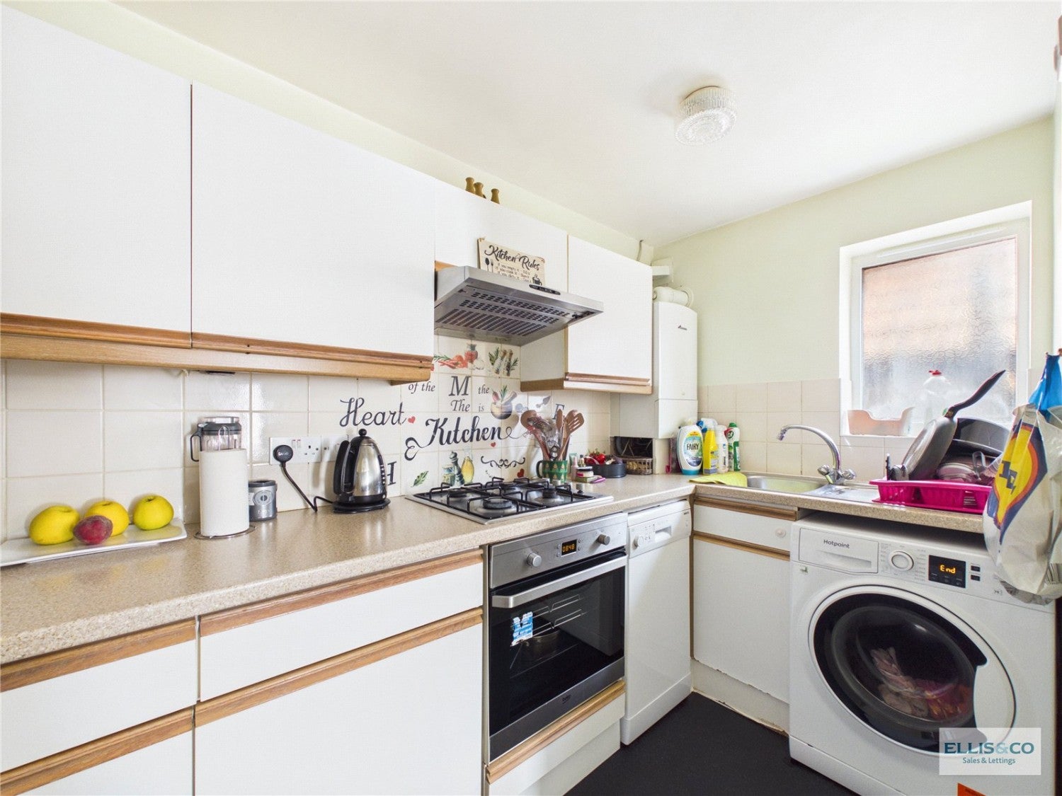 Flat Roch Avenue in Greater London
