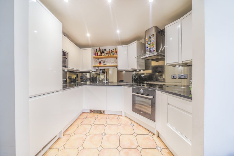 Room Basin Approach in Greater London