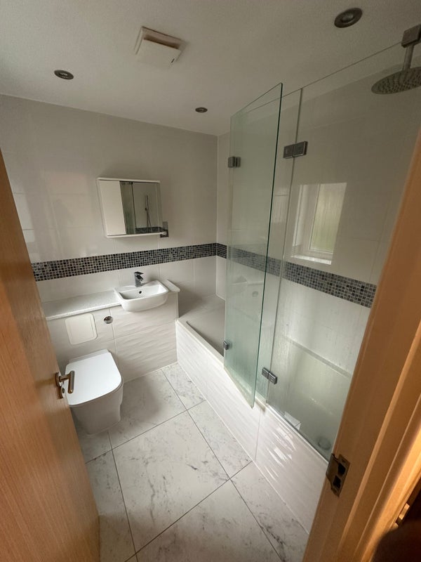 Room Basin Approach in Greater London
