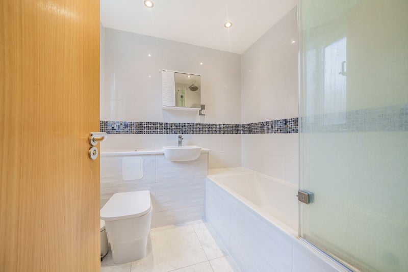 Room Basin Approach in Greater London